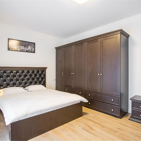 Elite Apartments Лвив Екстериор снимка